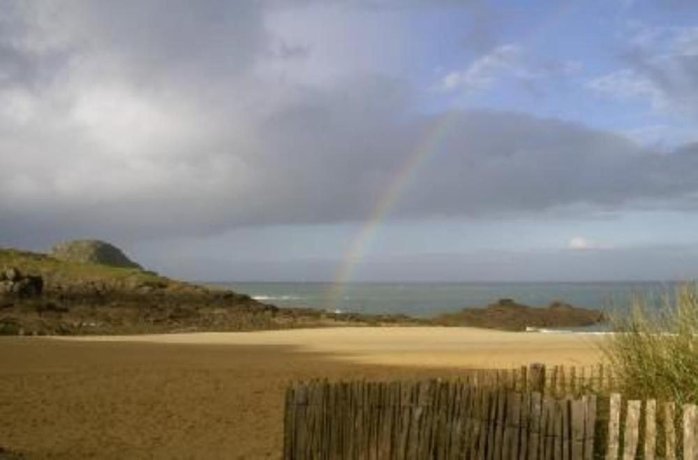 Maison avec jardin et plage de sable fin accessible à pied à 300m Saint-Coulomb Esterno foto